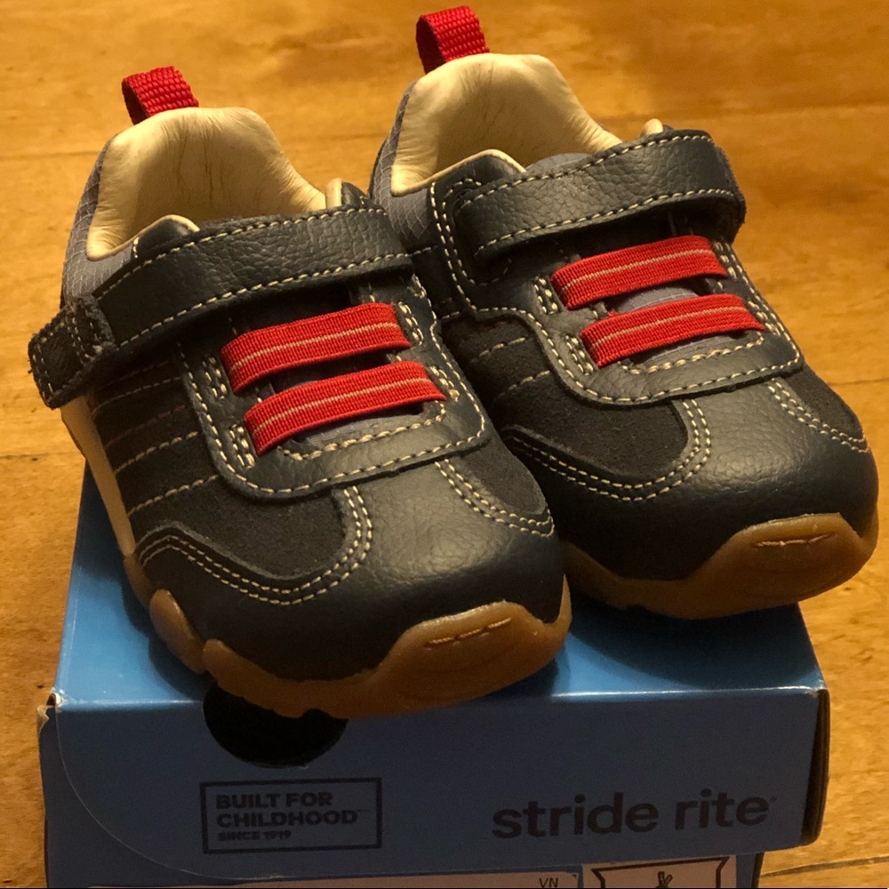 Stride Rite SRT Prescott sneaker baby/toddler 5.5M
